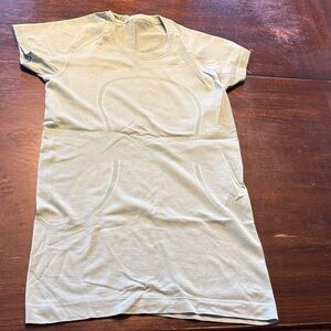 Lululemon Swiftly Green Short Sleeve, 6